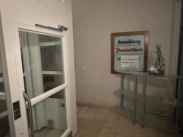 Pension Am Markt Люббен Экстерьер фото