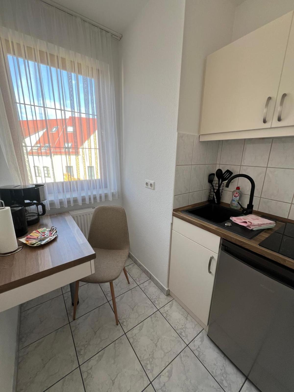Pension Am Markt Люббен Экстерьер фото