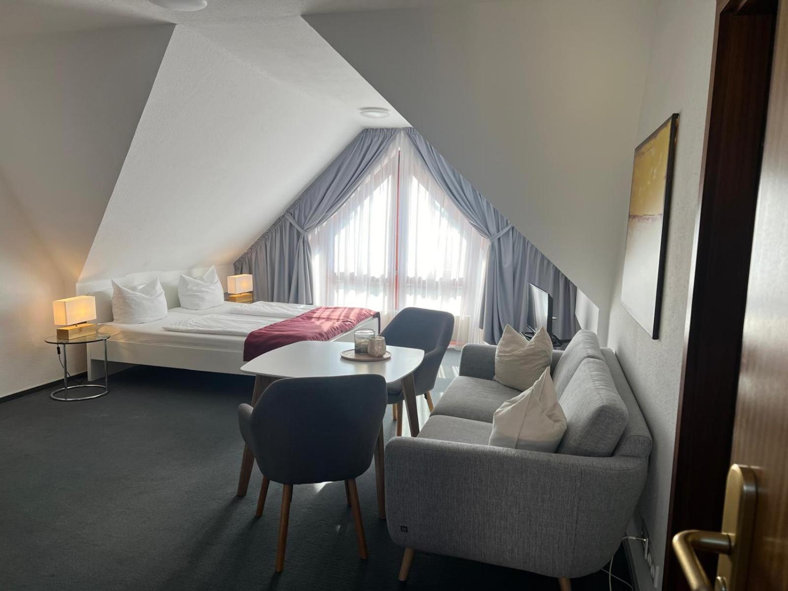 Pension Am Markt Люббен Экстерьер фото
