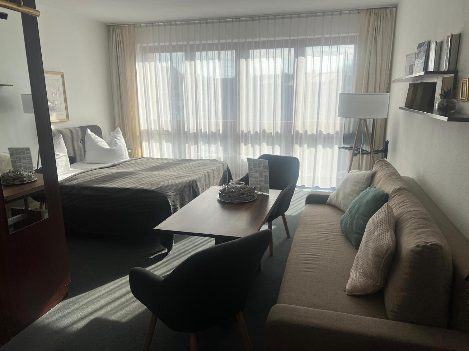 Pension Am Markt Люббен Экстерьер фото
