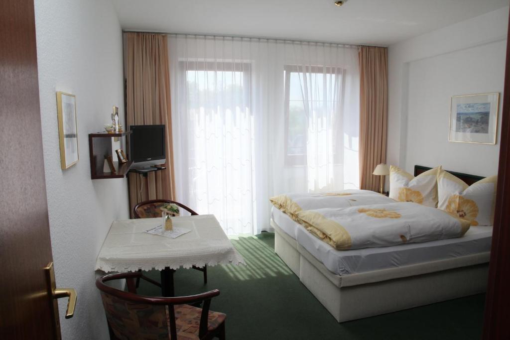 Pension Am Markt Люббен Номер фото